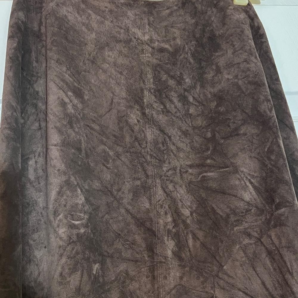 Elegant Brown Leather Women's Skirt - Picture 2 of 2